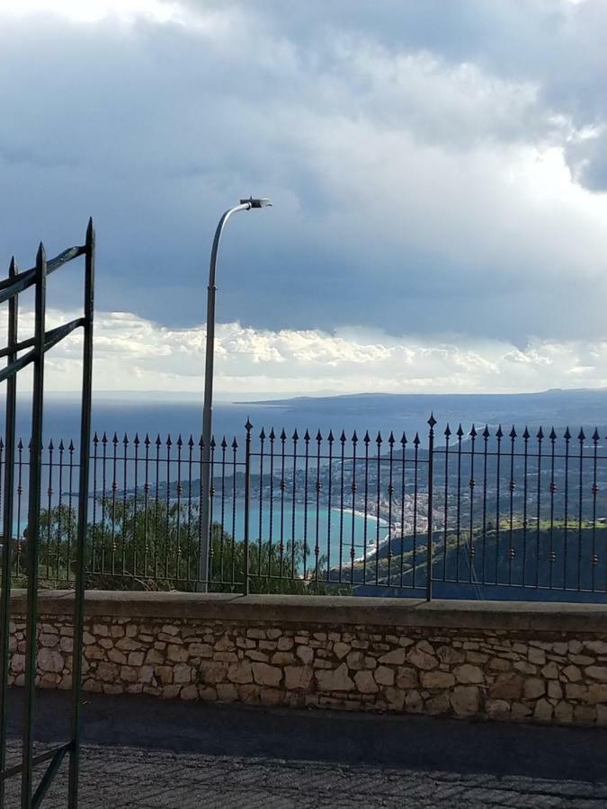 Sunshine Apartment Taormina Dış mekan fotoğraf